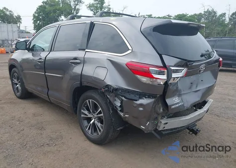 2018 Toyota Highlander Le z USA, uszkodzony, nr VIN 5TDBZRFH1JS896873